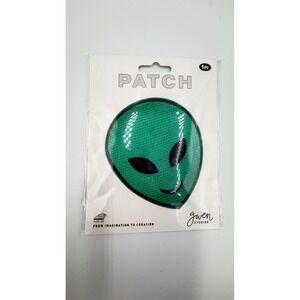 Gwen Studios Alien Face Iron-On Patch Green Sci-Fi Embroidered Applique